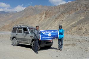 Jeep on the way to Muktinath