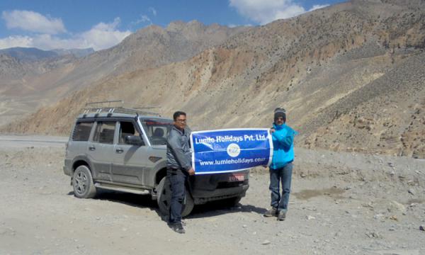 Jeep on the way to Muktinath